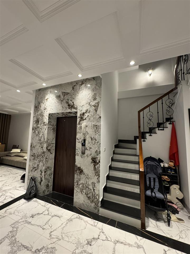 Liền kề intracom trung văn 145m*5t, mt 6,2m. dành cho khách ưu tiên không gian sử dụng