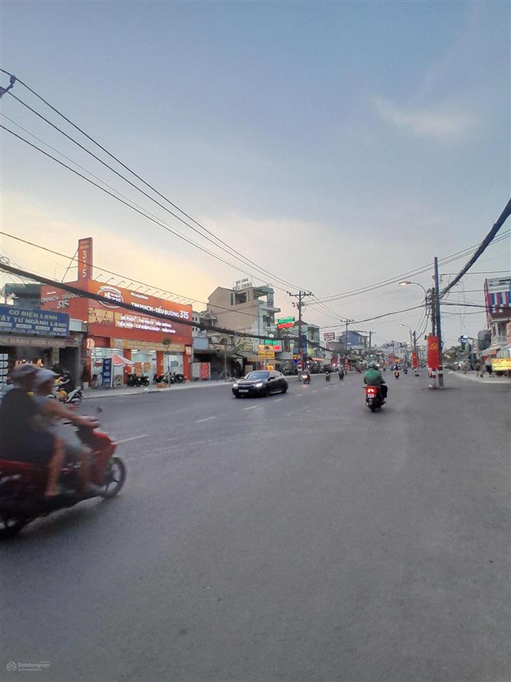 Chị bưởi nhờ bán gấp lô đất đẹp có lề đường , đường số 2, cách nguyễn thị định 500m , tml , quận 2