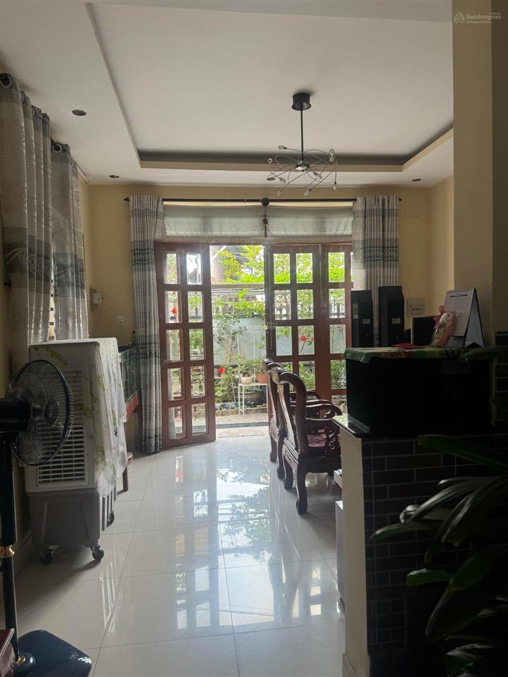 Với 12 tỷ có ngay căn nhà 2 mặt tiền thoáng sáng, bề ngang hiếm 7,1m , ô tô ngủ nhà, bình trưng, q2