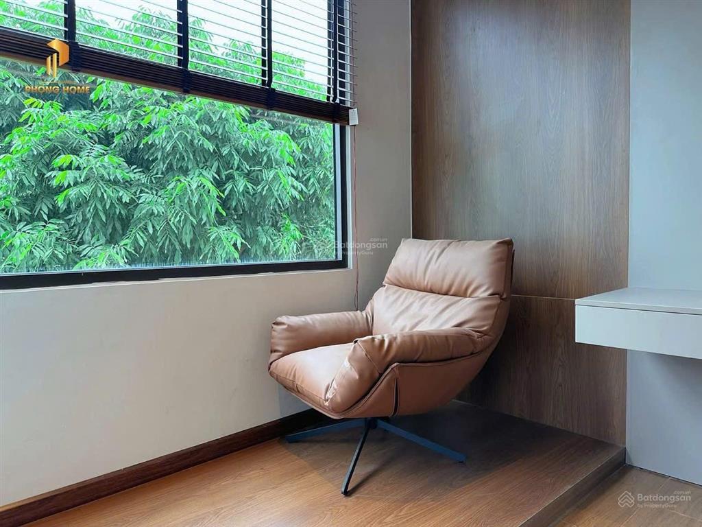 Nhà 3 tầng mặt tiền nguyễn như hạnh 102m2