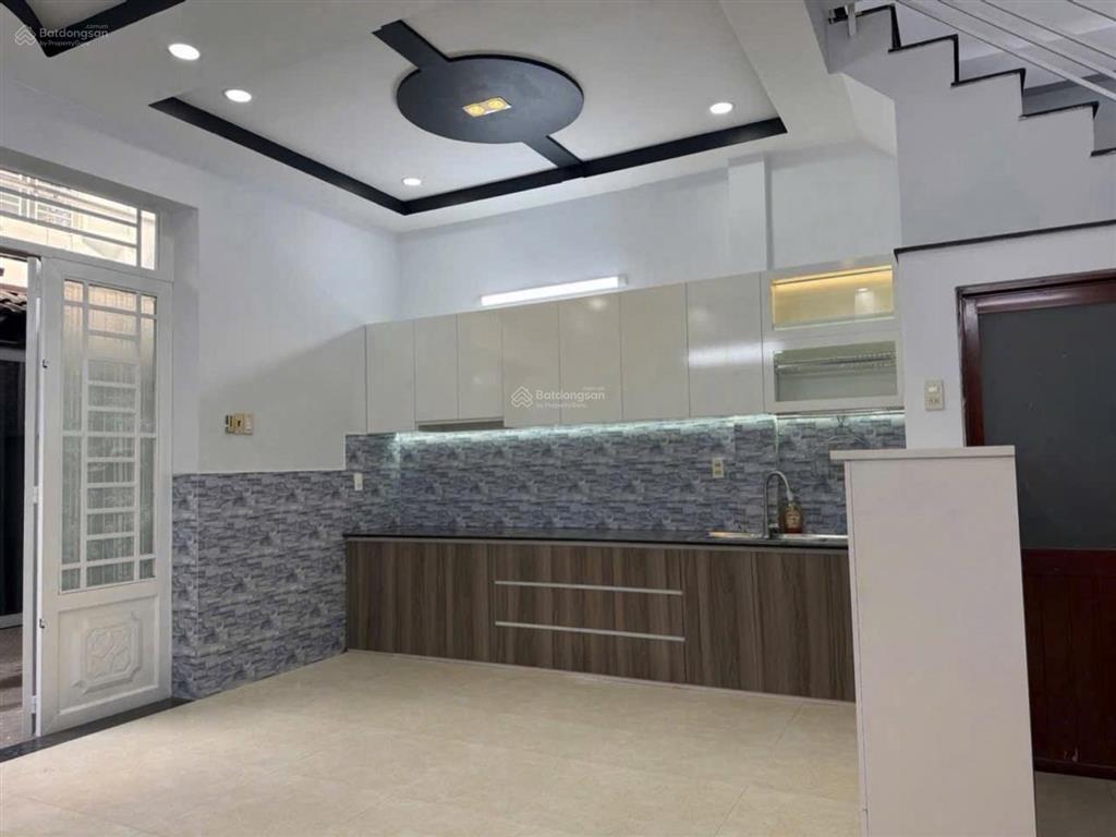 Chỉ 3.3 tỷ có nhà 2 tầng  shr  mới đẹp gần aeon tân phú