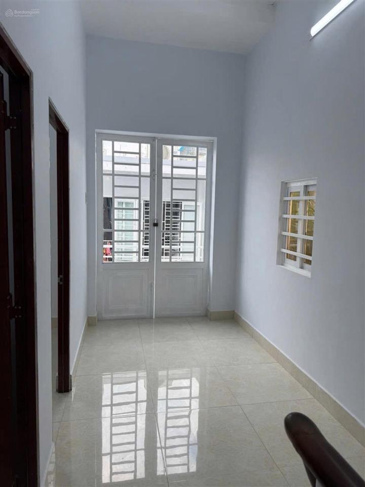Chỉ 3.3 tỷ có nhà 2 tầng  shr  mới đẹp gần aeon tân phú