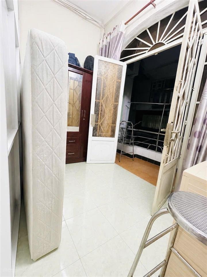 Vị trí cực đẹp  hẻm 6m  2 tầng btct  33m²  3 pn  ngay chiến lược  hl2  sổ đẹp  nhỉnh 3 tỷ