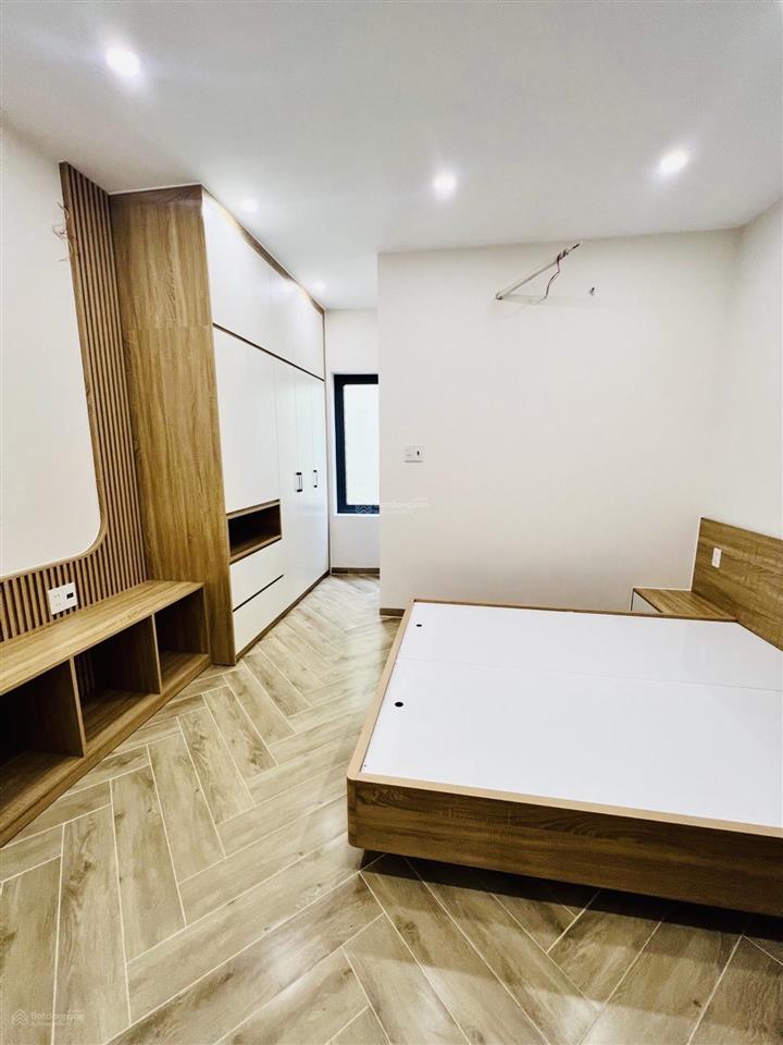 Lê văn quới  thang máy xịn  5 tầng full nội thất  68m  đường 8m xe tải  chỉ 10.9 tỷ