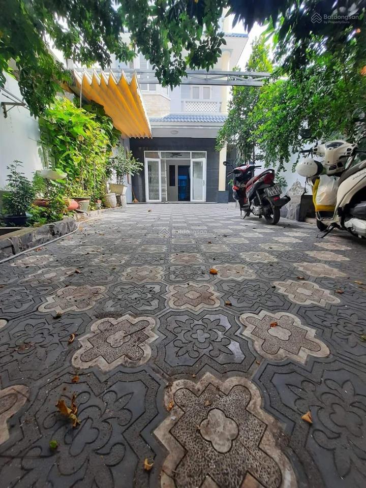 Hương lộ 2 biệt thự 170m2 sân đậu 3 ô tô 4 tầng đang cho thuê 16.5tr/tháng giá 12.4 tỷ