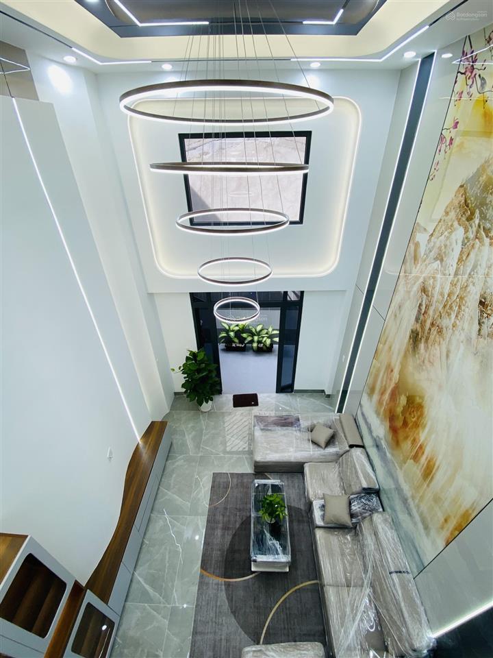 Nhà mới gần lê thúc hoạch, kênh nước đen 4x16m 5 tầng giá 7.9 tỷ