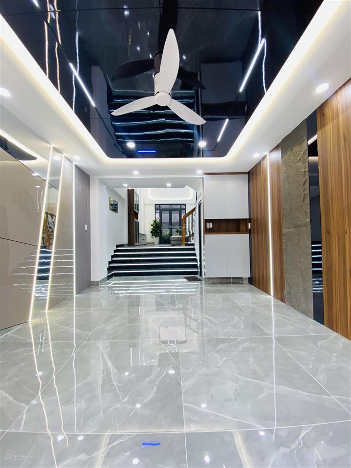 Nhà mới gần lê thúc hoạch, kênh nước đen 4x16m 5 tầng giá 7.9 tỷ