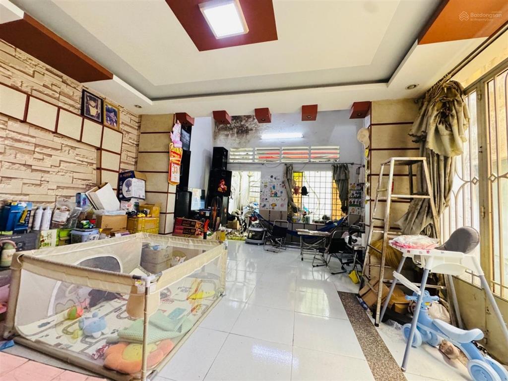 Nhà đẹp thoại ngọc hầu 67m2, 2 tầng 4pn sát hẻm xe hơi chỉ 4.9 tỷ