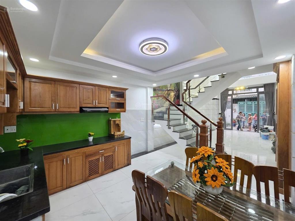 Bán nhà đường hương lộ 2  54m2  5 tầng  chỉ 6.8 tỷ