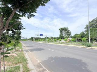 Cho thuê 1000m2 đất mt đường sonh hành ql50, xã bình hưng, bề ngang 40m cực rộng giá chỉ 50tr/th