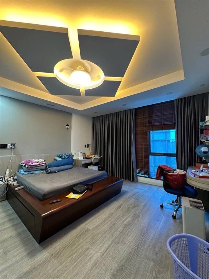 TÂN BÌNH 28 T.Ỷ còn th.ương l.ượng. D.ÒNG t.iền 135Tr / THÁNG. NGUYỄN VĂN TRỖI - 8 TẦNG -