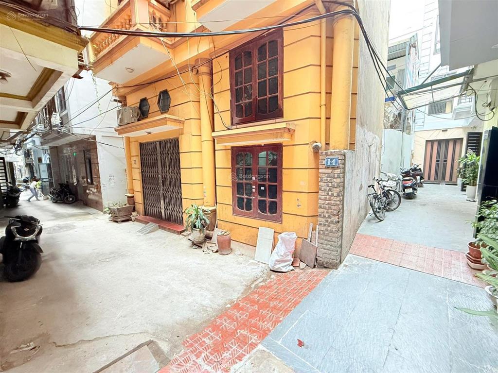 Cầu giấy  khu vực vip  gần phố  7 tầng thang máy  40m2 x 7t  mt 4,6m