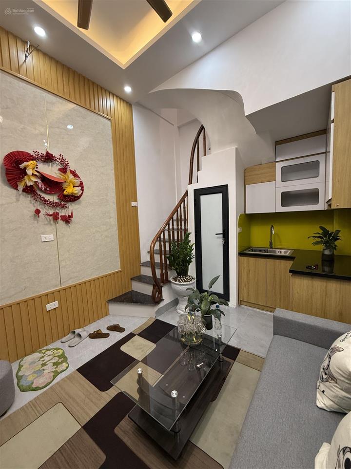 Nhà lô góc  ngõ thông kinh doanh  cách phố thanh nhàn 3 nhà