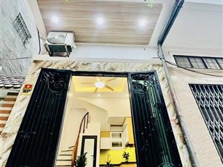 Nhà lô góc  ngõ thông kinh doanh  cách phố thanh nhàn 3 nhà