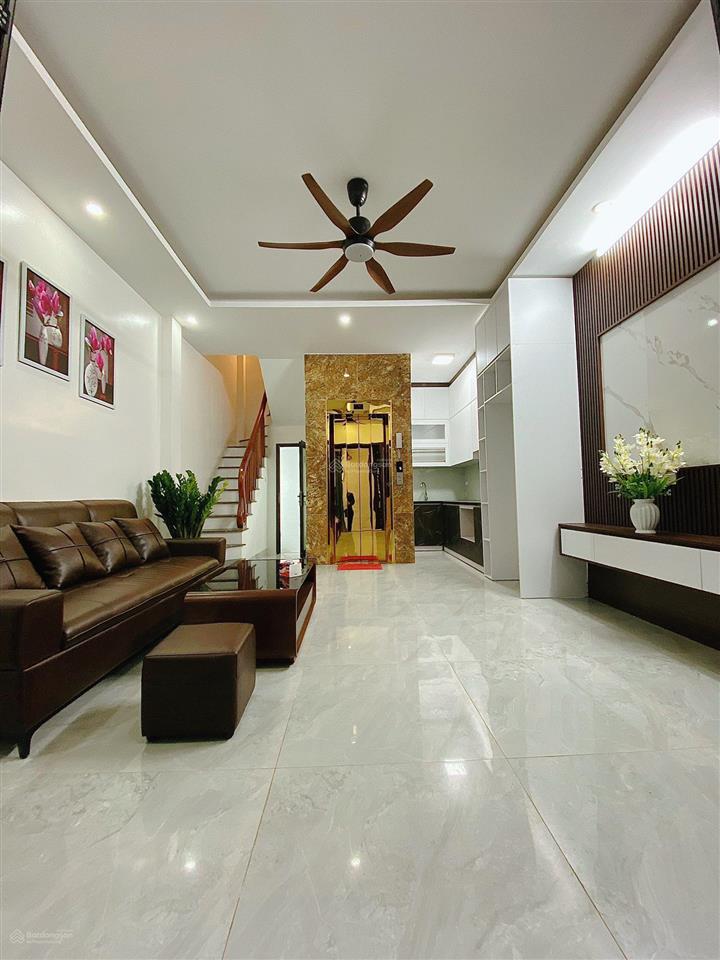 Nhà hiếm cần bàn khu vực hai bà trưng