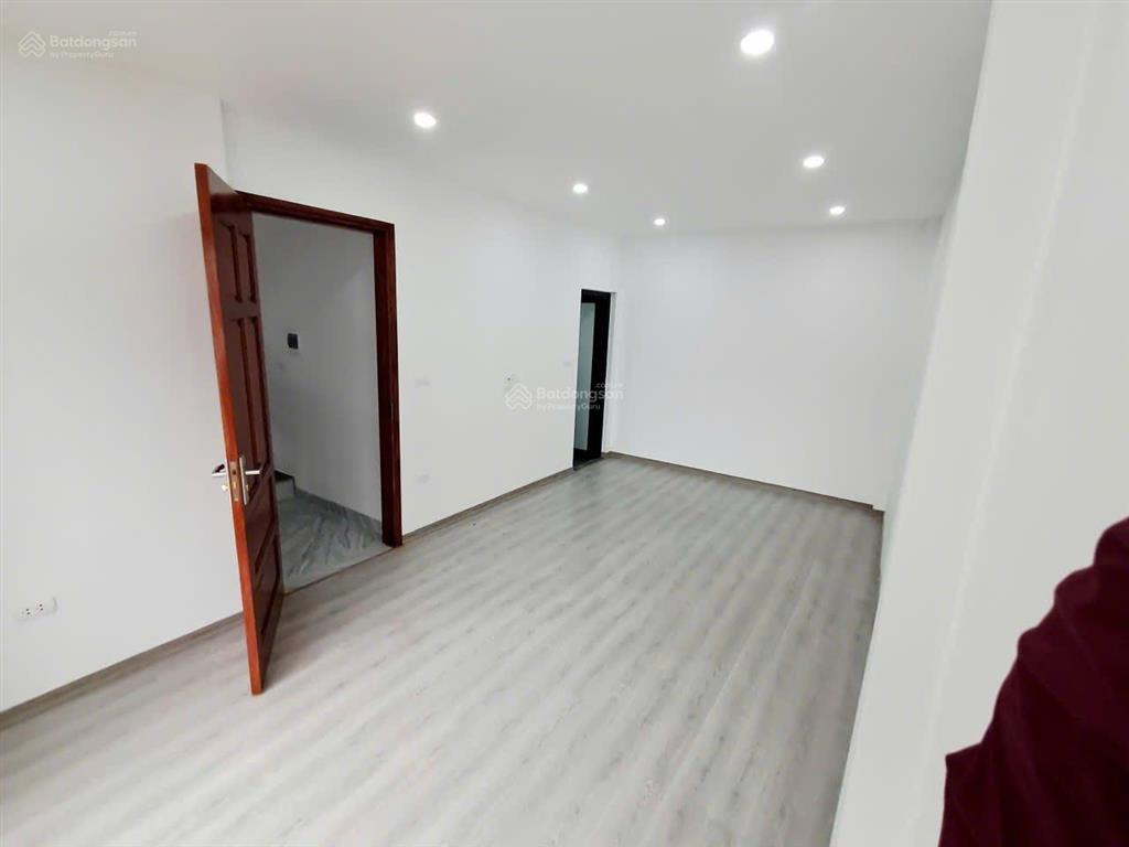 Nhà ngõ rộng  10m ra ô tô  tiện ích bạt ngàn khu vực hai bà trưng