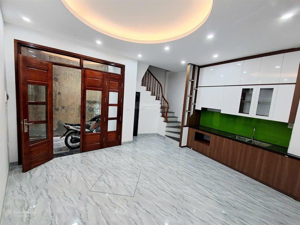 Nhà ngõ rộng  10m ra ô tô  tiện ích bạt ngàn khu vực hai bà trưng