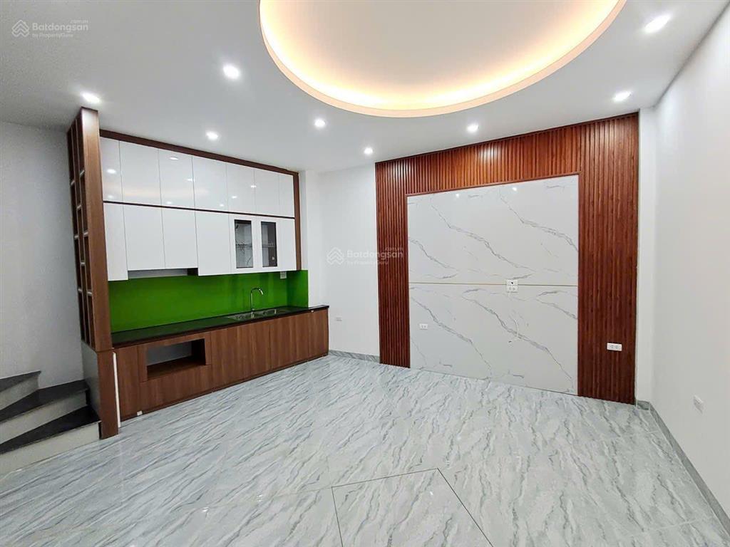 Nhà ngõ rộng  10m ra ô tô  tiện ích bạt ngàn khu vực hai bà trưng