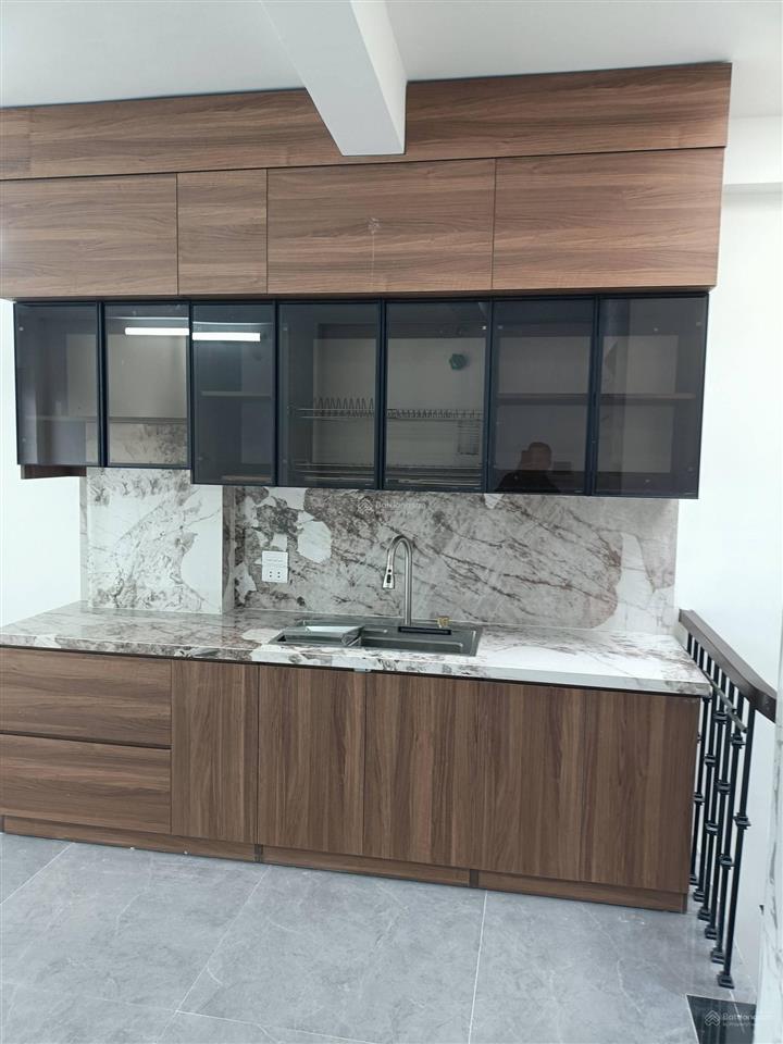 Mặt đường khu vực hai bà trưng  nhà đẹp 5 tầng  xây mới  xách vali vào ở luôn