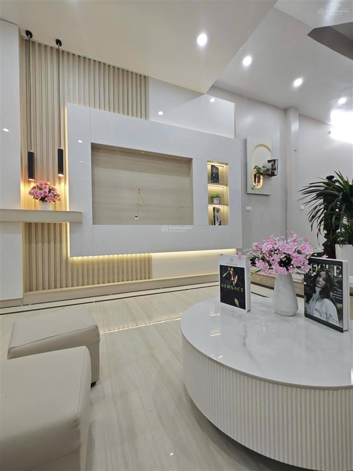 Hiếm! hai bà trưng  minh khai 52m 4 tầng  mặt tiền 4m  vị trí quá đẹp  nhà dân xây chắc chắn