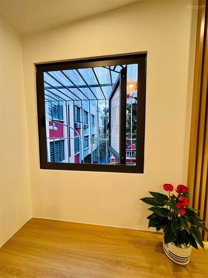 Bán nhà thanh xuân  ngõ rộng 20m ra ô tô  23m2  mt 3m  full nội thất  giá 5.x tỷ