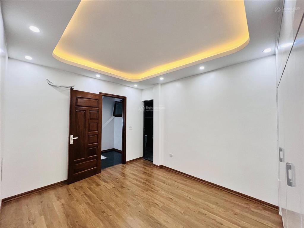 Siêu phẩm lô góc nhà xây mới thơm mùi sơn  40m2  6 tầng  giá 7.x tỷ  sổ nở hậu