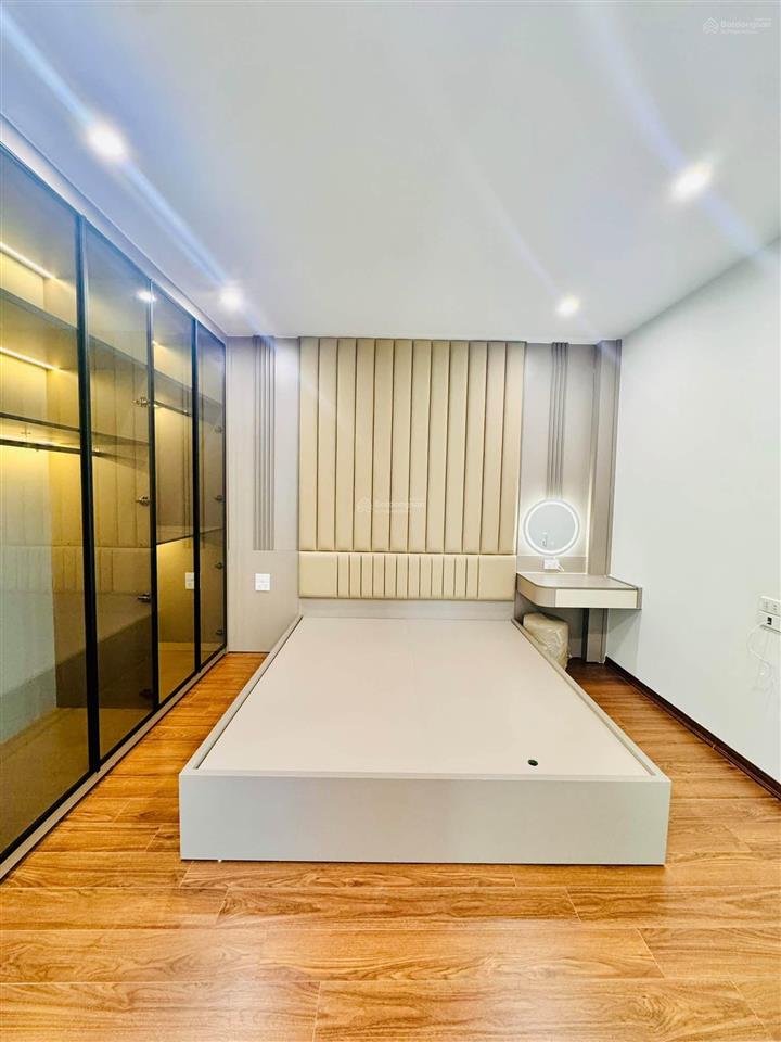 Đại la  ngõ rộng  diện tích 37m2  sử dụng 47m2  5 tầng thang máy  sổ đẹp  phân lô