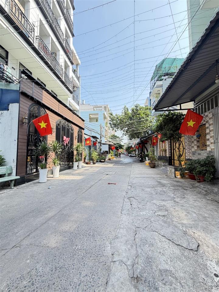Nhà 75m²  hẻm rộng 8m  ngay chợ tân hương  tân phú  giá chỉ 6.45 tỷ