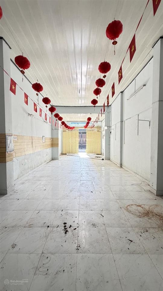 Nhà 75m²  hẻm rộng 8m  ngay chợ tân hương  tân phú  giá chỉ 6.45 tỷ