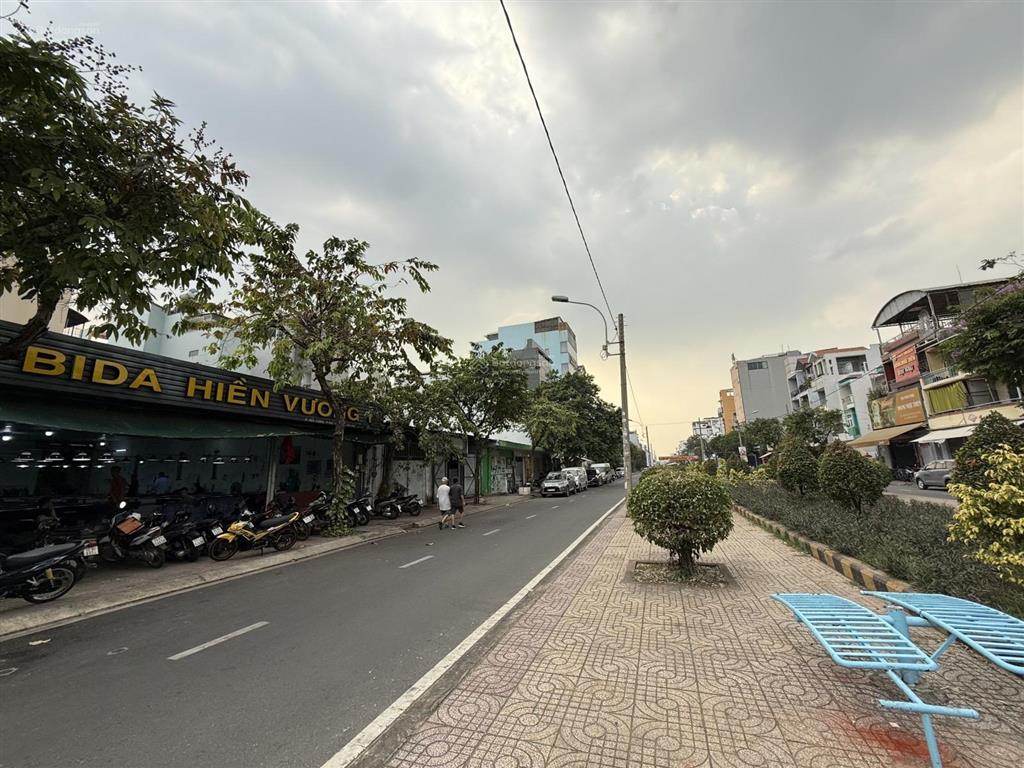 Mặt tiền hiền vương  tân phú  90m2  gần aeon mall  giá chỉ 8.3 tỷ