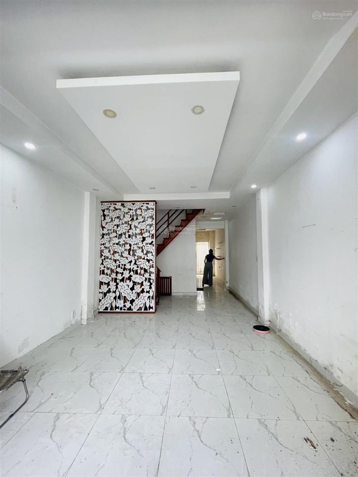 Nhà kế chợ tân hương  tân phú  69m2 / hẻm ô tô  giá chỉ 7.6 tỷ