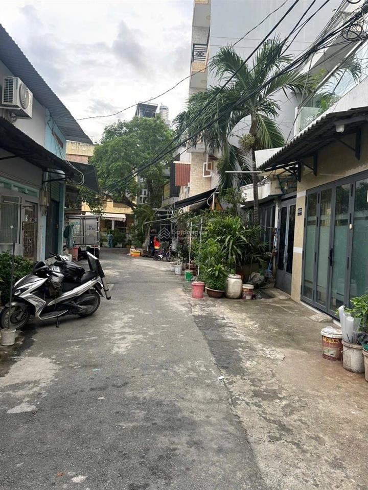 Nhà kế chợ tân hương  tân phú  69m2 / hẻm ô tô  giá chỉ 7.6 tỷ