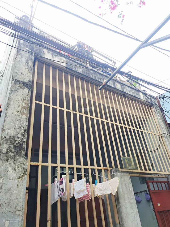 Bán nhà cạnh chợ tân hương  quận tân phú  38m2  2 tầng đúc  chỉ 3.8 tỷ