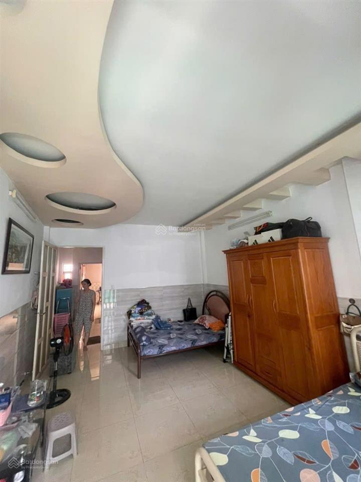 Nhà 2 tầng ở tốt  ngay chợ tân hương  q. tân phú  83m2  chỉ 6.3 tỷ