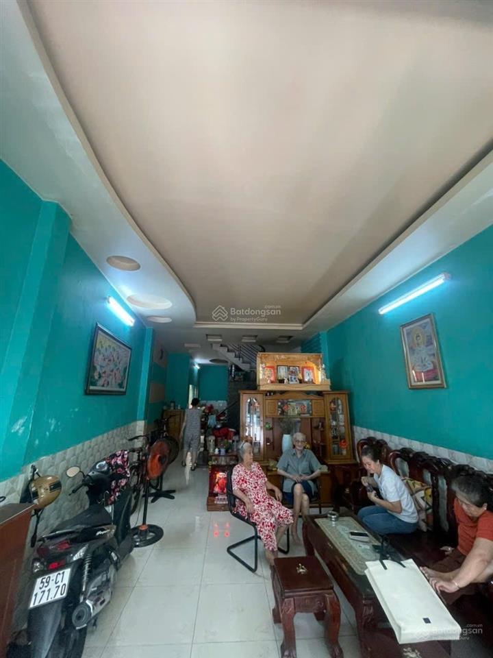 Nhà 2 tầng ở tốt  ngay chợ tân hương  q. tân phú  83m2  chỉ 6.3 tỷ