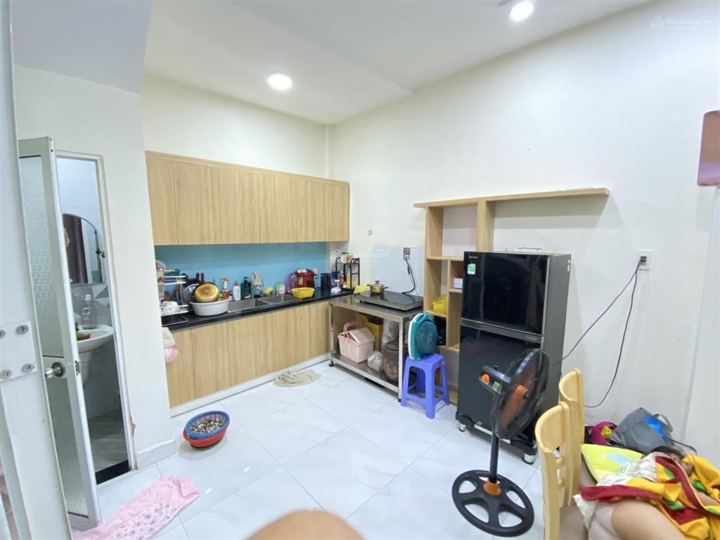 Nhà tân phú ở ngay  hẻm xe hơi thông  gần chợ tân hương  36m2  chỉ 4.65 tỷ