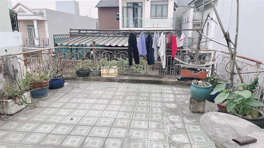 Bán nhà căn góc đường 2 xe hơi, cách 2 căn là đường 12. giá 10ty5, có hh cho ng gt