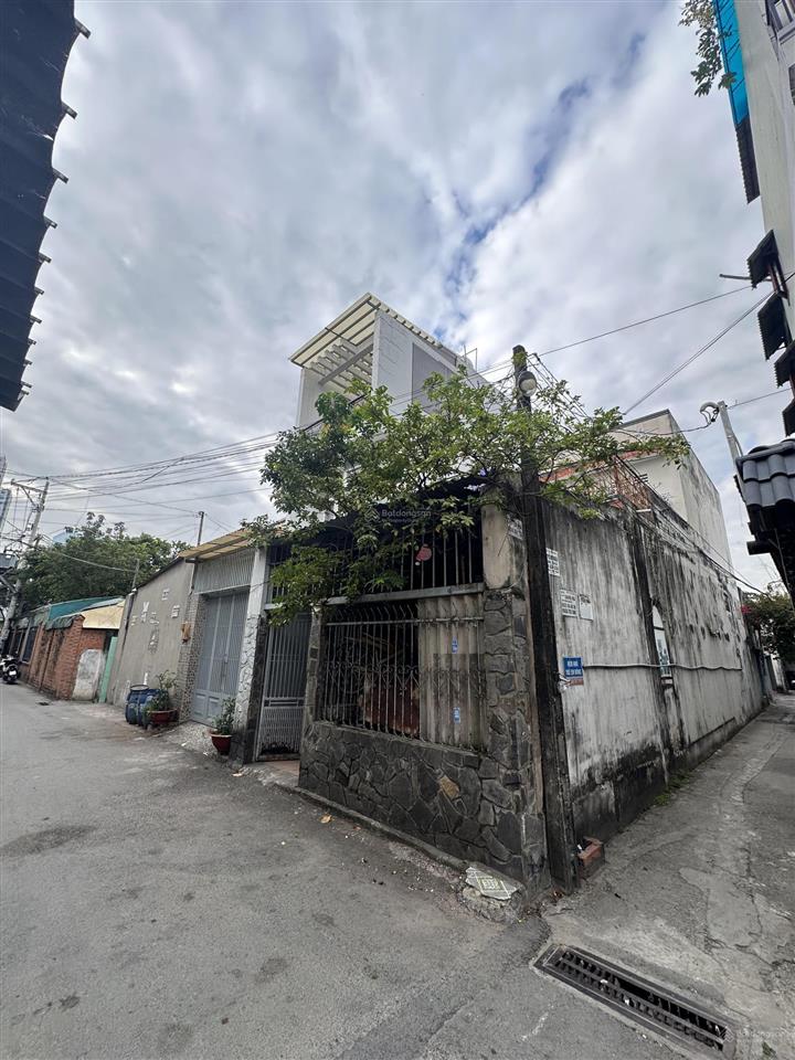Bán nhà căn góc đường 2 xe hơi, cách 2 căn là đường 12. giá 10ty5, có hh cho ng gt