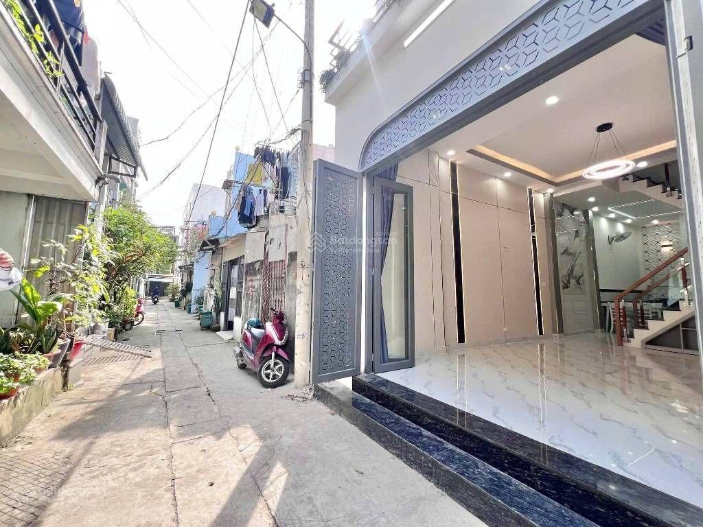 Nhà 2 tầng đông hưng thuận q12  sát nguyễn văn quá  hẻm xe hơi  4 x 12