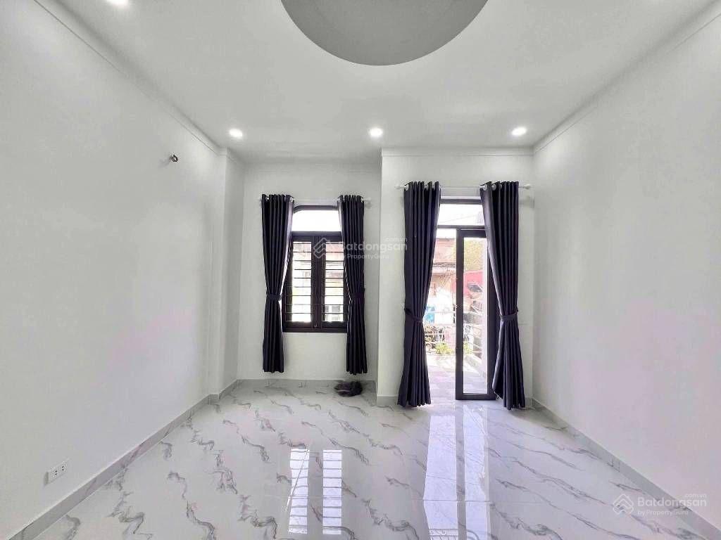 Nhà 2 tầng đông hưng thuận q12  sát nguyễn văn quá  hẻm xe hơi  4 x 12