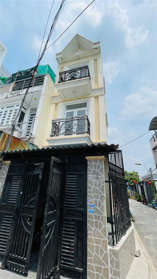 Bán nhà lâm thị hố quận 12  lô góc  hẻm xe hơi  3 tầng  sát hiệp thành city  giá 4.75 tỷ