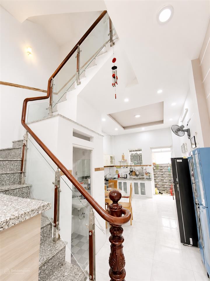 Bán nhà đông bắc quận 12  2 mặt tiền hẻm xe hơi thông  3 tầng  ngay công viên phần mềm  4,2x15