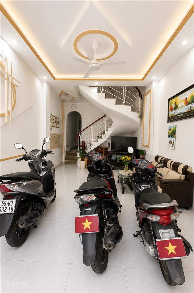 Bán nhà đông bắc quận 12  hẻm xe hơi  5 phòng ngủ  3 tầng  ngang 4,5m ngay công viên phần mềm