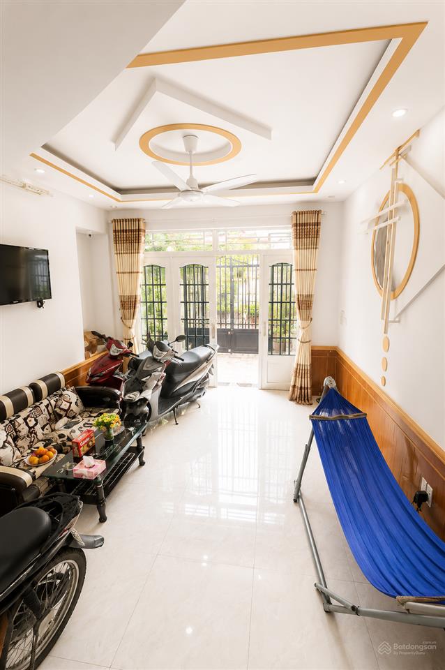 Bán nhà đông bắc quận 12  hẻm xe hơi  5 phòng ngủ  3 tầng  ngang 4,5m ngay công viên phần mềm