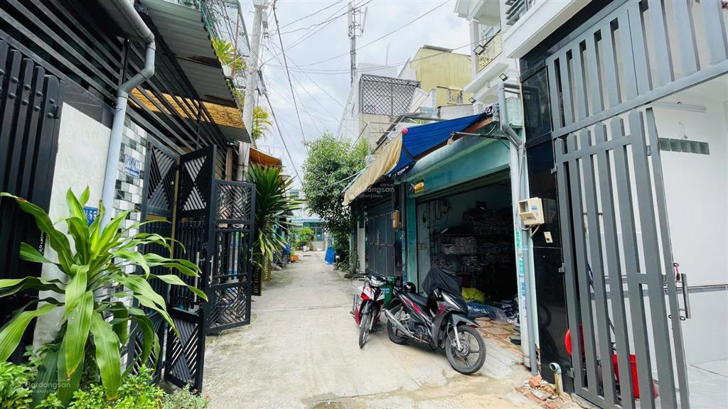 Bán nhà huỳnh thị hai quận 12  4 tầng 80m2  hẻm xe hơi  sát trần thị năm, gần chợ hạt điều