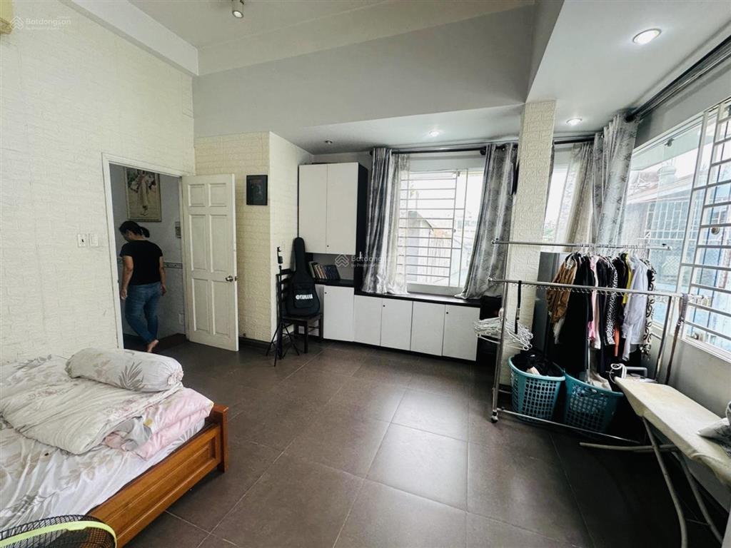 Bán nhà 3 tầng đông hưng thuận quận 12  80m2  ngang 6.3m  sát nguyễn văn quá  20m ra mặt tiền