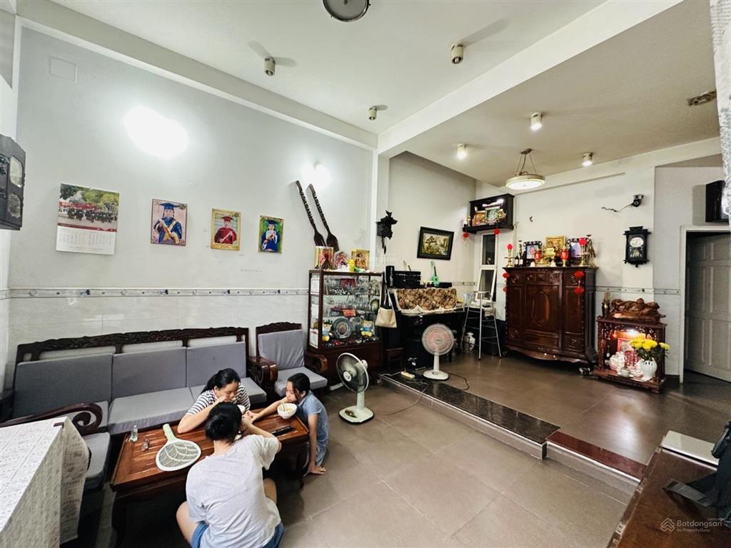 Bán nhà 3 tầng đông hưng thuận quận 12  80m2  ngang 6.3m  sát nguyễn văn quá  20m ra mặt tiền
