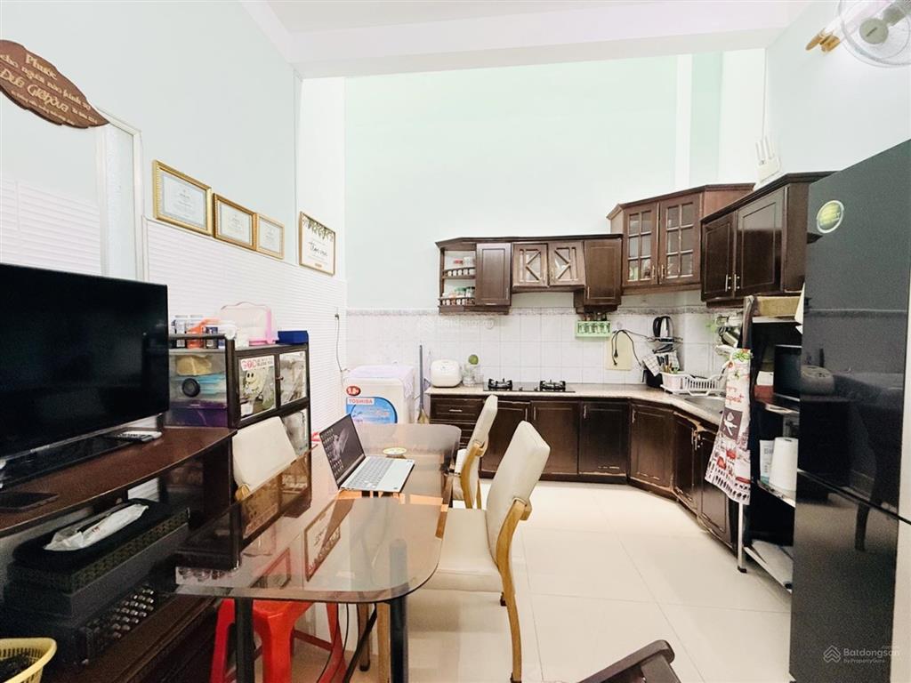 Bán nhà trần thị cờ, thới an, quận 12  70m2  ngang 4.5m  hẻm xe hơi  2 tầng  giá chỉ 4.4 tỷ