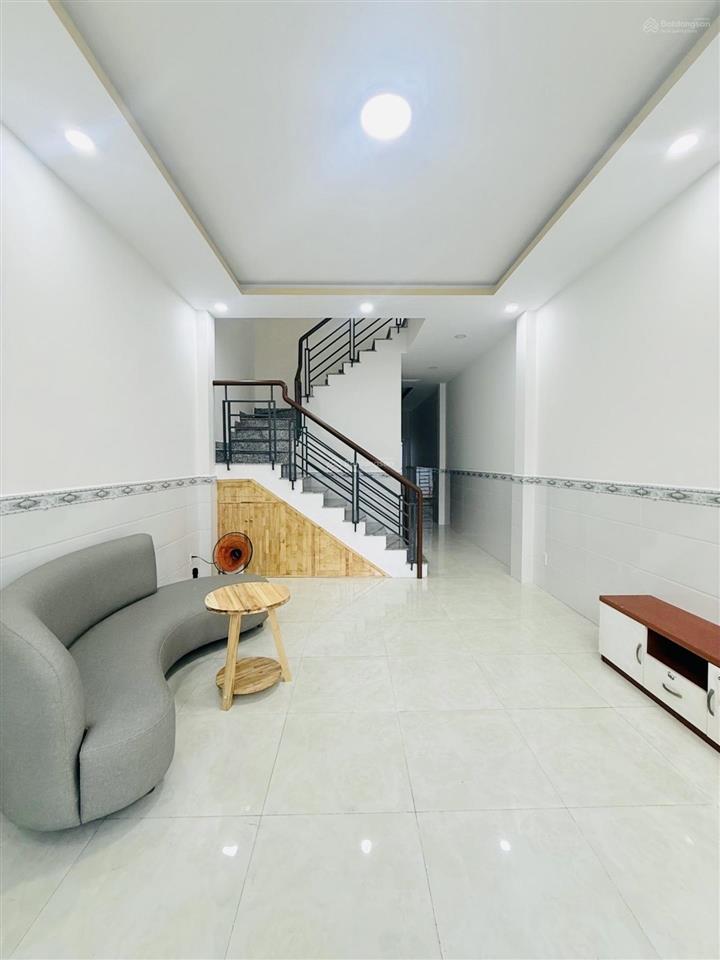 Bán nhà nguyễn văn quá quận 12  hẻm 1 trục sát mặt tiền  nhà 3 tầng  4x17  giá 5.6 tỷ tl
