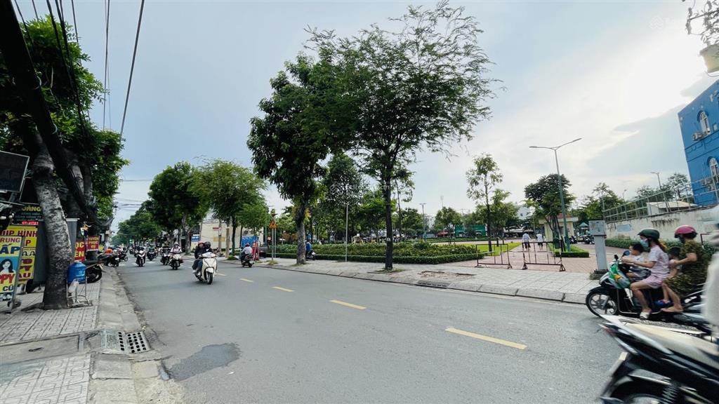 Bán nhà nguyễn văn quá quận 12  hẻm 1 trục sát mặt tiền  nhà 3 tầng  4x17  giá 5.6 tỷ tl